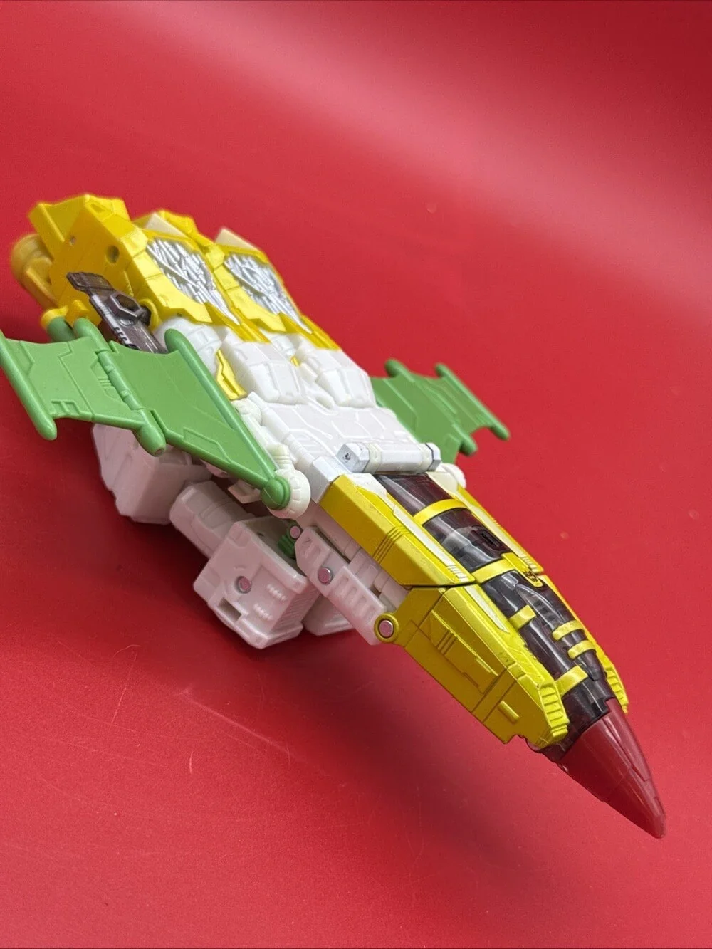 Transformers Generations Legacy Voyager G2 Universe Jhiaxus